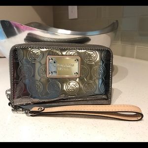Metallic Michael Kors Coin Purse Wristlet